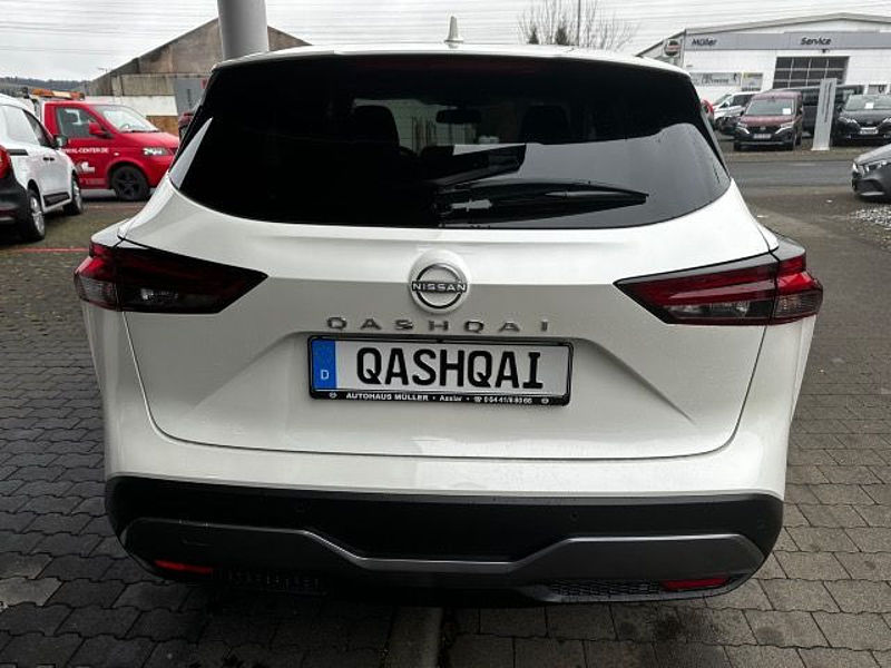Nissan Qashqai MY22 1.3 DIG-T MHEV 140 PS MT N-Connecta